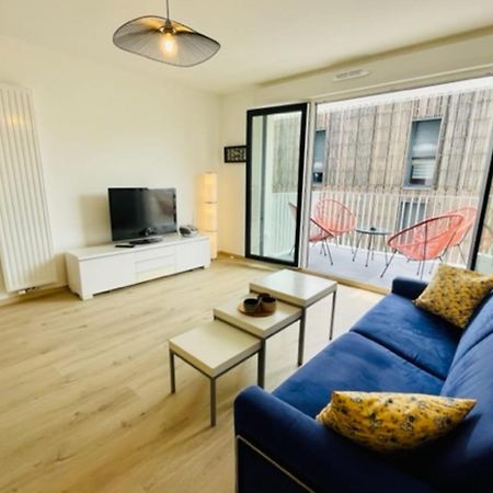 Апартаменты Charming New Flat With Balcony Ла-Рошель Экстерьер фото
